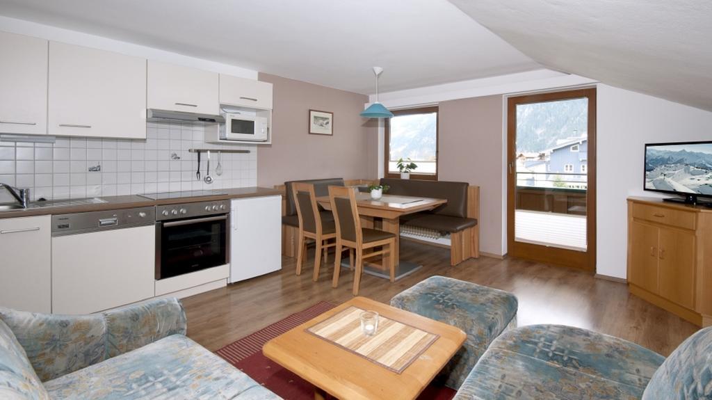 Landhaus Tyrol Mayrhofen Ruang foto